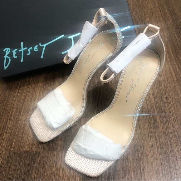 Betsey Johnson SB-Cole Champagne Rhinestone Heels - Picture 10 of 11